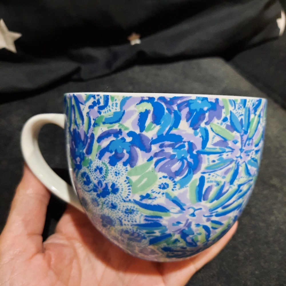 Lilly Pulitzer blue floral coffee cup mug 12 oz